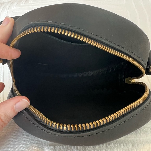 Like New Limited Edition Portland Leather Circle Crossbody Blossom Small - Picture 9 of 11